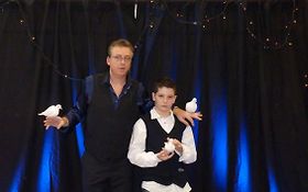 Photo de Magic-Lucky - Magicien - Close up - Sculpteur de Ballons - DJ - Toulouse - Haute Garonne